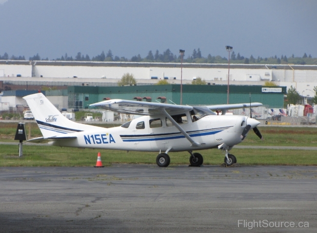 Private Cessna T206H N15EA