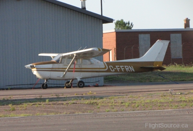 Tradewinds Flight Centre Cessna Skyhawk C-FFRN